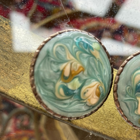 5/$25 Swirled sky blue enameled metal disc pierced earrings. 1980s vintage - Picture 2 of 4